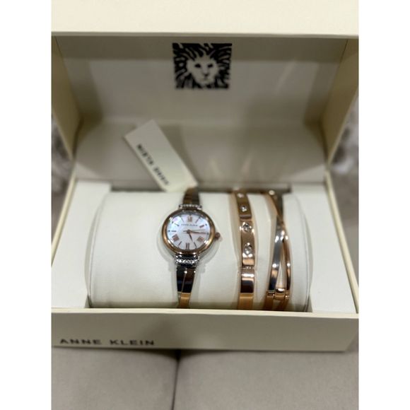 Anne Klein Woman\'s Quartz Silver-Tone Gold Tone Alloy Bangle Watch Set main image 3